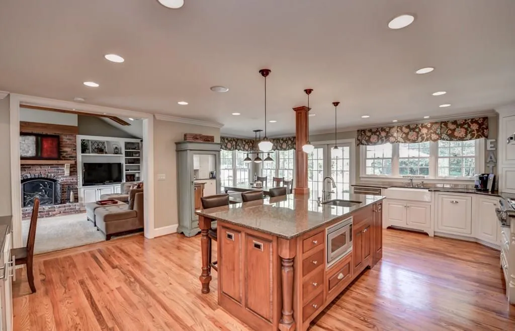 6215 Mountain Brook Way, Atlanta, Georgia 30328, 5 Bedrooms Bedrooms, ,3 BathroomsBathrooms,Residential,Sold,6215 Mountain Brook Way,5933022