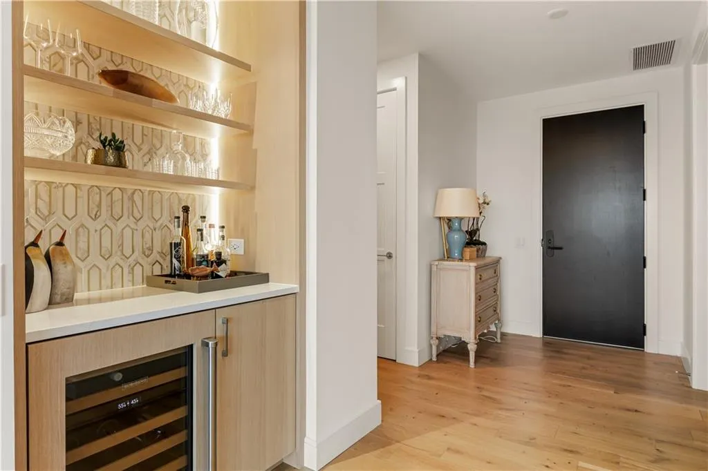 2425 Peachtree Road Ne Unit 1406, Atlanta, Georgia 30305, 2 Bedrooms Bedrooms, 0 ,3 BathroomsBathrooms,Residential,For Sale,2425 Peachtree Road Ne Unit 1406,7777265