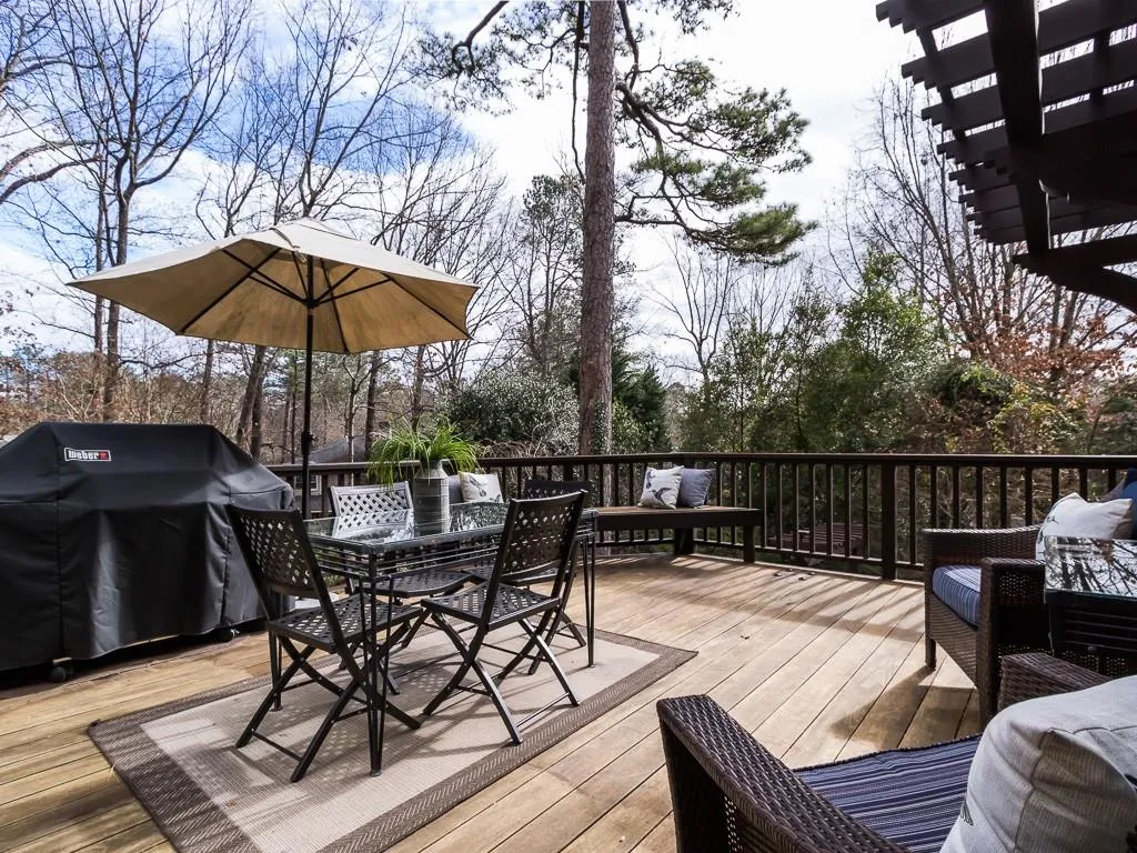 4895 High Point Road, Sandy Springs, Georgia 30342, 4 Bedrooms Bedrooms, ,3 BathroomsBathrooms,Residential,Sold,4895 High Point Road,5993993