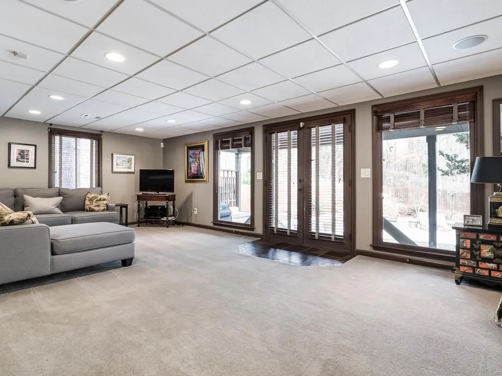 4895 High Point Road, Sandy Springs, Georgia 30342, 4 Bedrooms Bedrooms, ,3 BathroomsBathrooms,Residential,Sold,4895 High Point Road,5993993