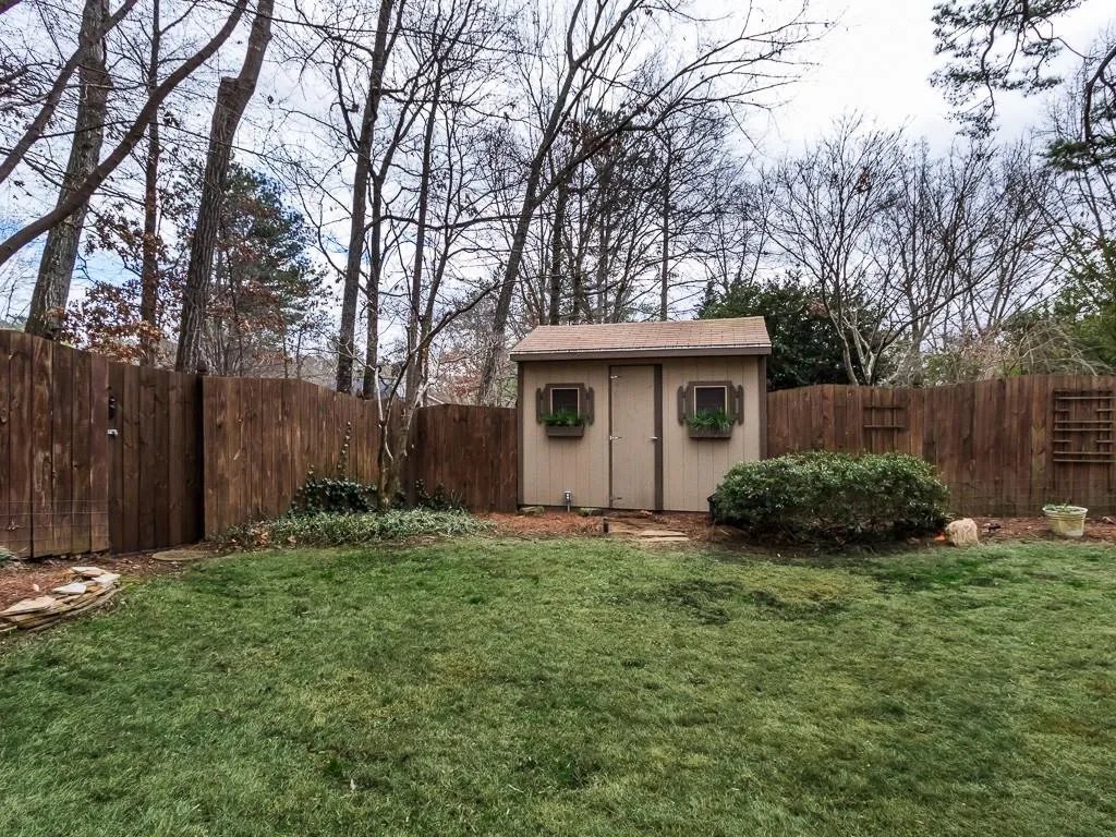 4895 High Point Road, Sandy Springs, Georgia 30342, 4 Bedrooms Bedrooms, ,3 BathroomsBathrooms,Residential,Sold,4895 High Point Road,5993993