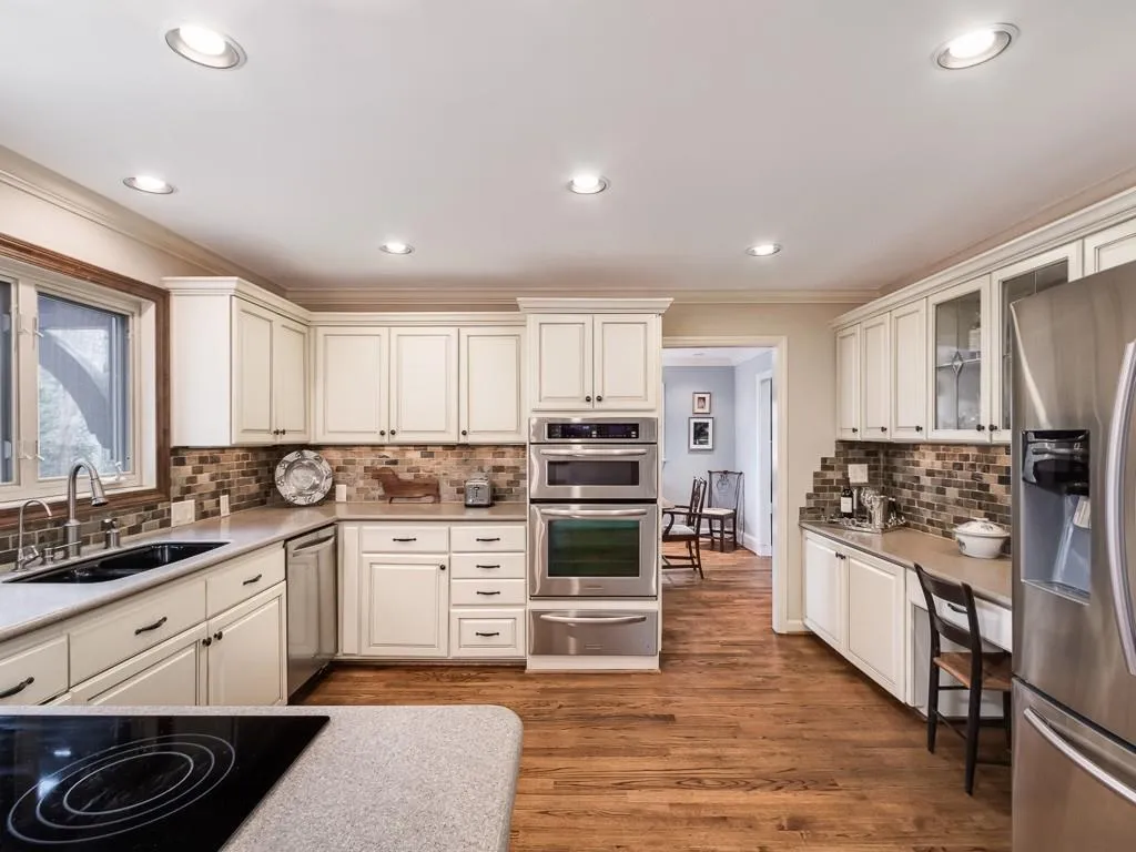 4895 High Point Road, Sandy Springs, Georgia 30342, 4 Bedrooms Bedrooms, ,3 BathroomsBathrooms,Residential,Sold,4895 High Point Road,5993993