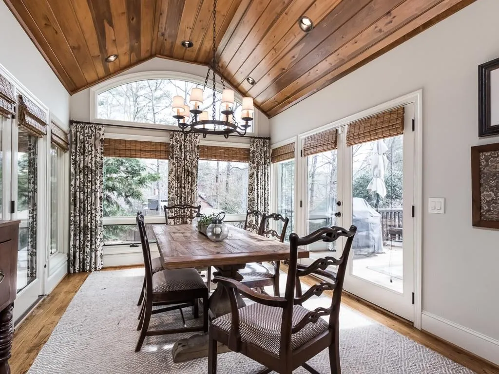 4895 High Point Road, Sandy Springs, Georgia 30342, 4 Bedrooms Bedrooms, ,3 BathroomsBathrooms,Residential,Sold,4895 High Point Road,5993993