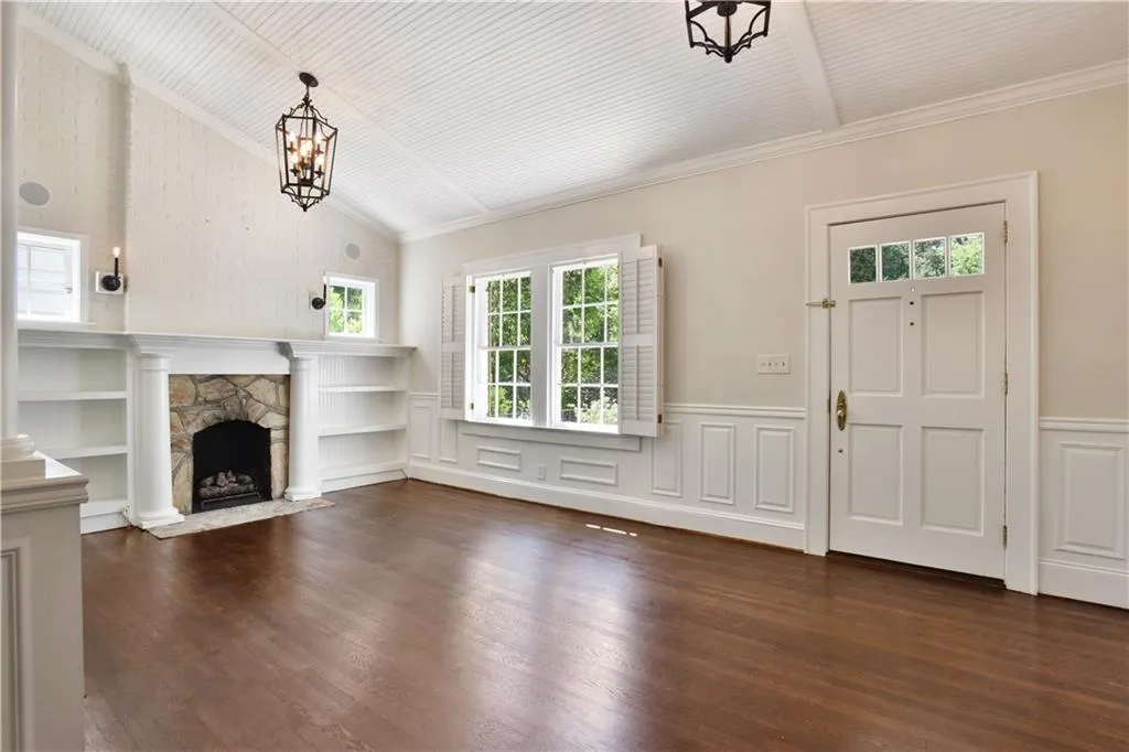 2887 Elliott Circle Ne, Atlanta, Georgia 30305, 3 Bedrooms Bedrooms, ,2 BathroomsBathrooms,Residential,Sold,2887 Elliott Circle Ne,5855022