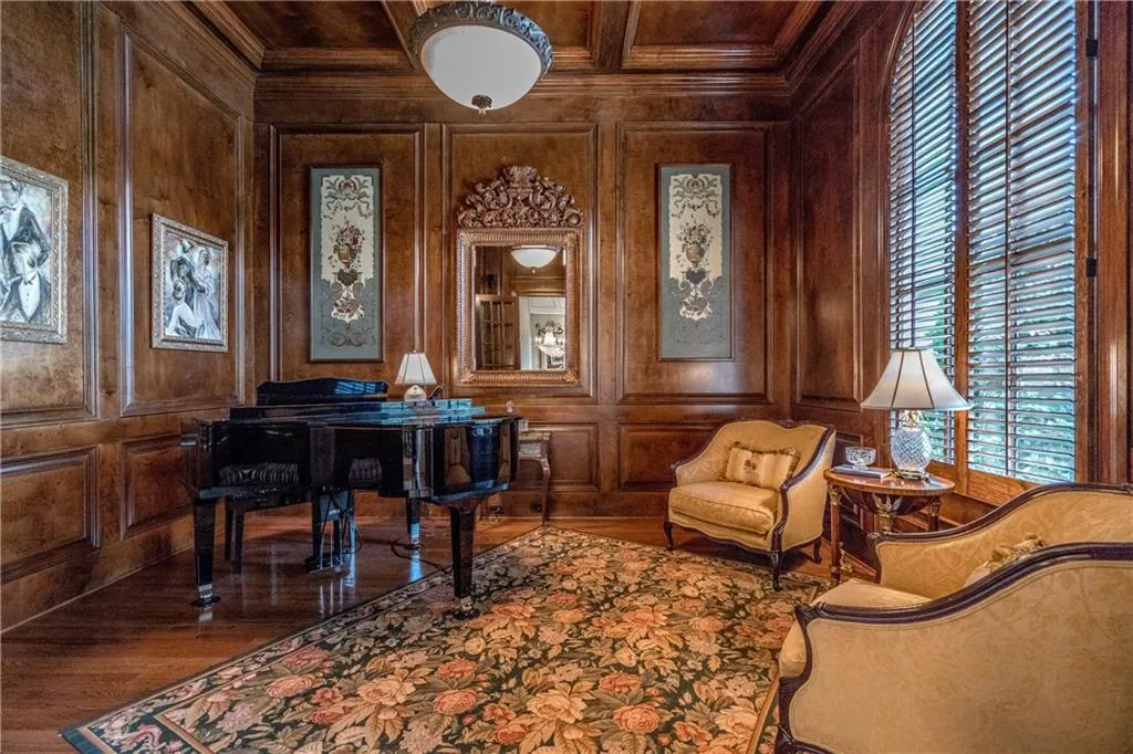 565 Glengate Cove, Atlanta, Georgia 30328, 7 Bedrooms Bedrooms, ,6 BathroomsBathrooms,Residential,Sold,565 Glengate Cove,5896628
