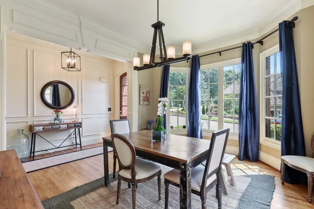 6380 Cotswold Lane, Sandy Springs, Georgia 30328, 4 Bedrooms Bedrooms, ,5 BathroomsBathrooms,Residential,Sold,6380 Cotswold Lane,6890429