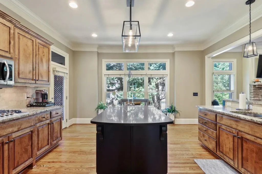 6380 Cotswold Lane, Sandy Springs, Georgia 30328, 4 Bedrooms Bedrooms, ,5 BathroomsBathrooms,Residential,Sold,6380 Cotswold Lane,6890429