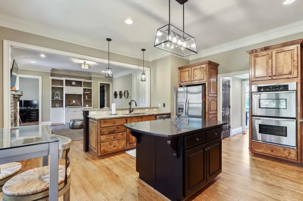 6380 Cotswold Lane, Sandy Springs, Georgia 30328, 4 Bedrooms Bedrooms, ,5 BathroomsBathrooms,Residential,Sold,6380 Cotswold Lane,6890429
