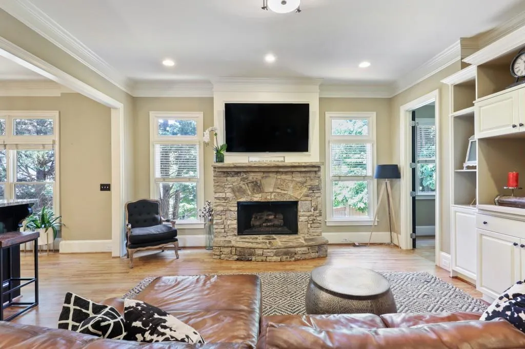 6380 Cotswold Lane, Sandy Springs, Georgia 30328, 4 Bedrooms Bedrooms, ,5 BathroomsBathrooms,Residential,Sold,6380 Cotswold Lane,6890429