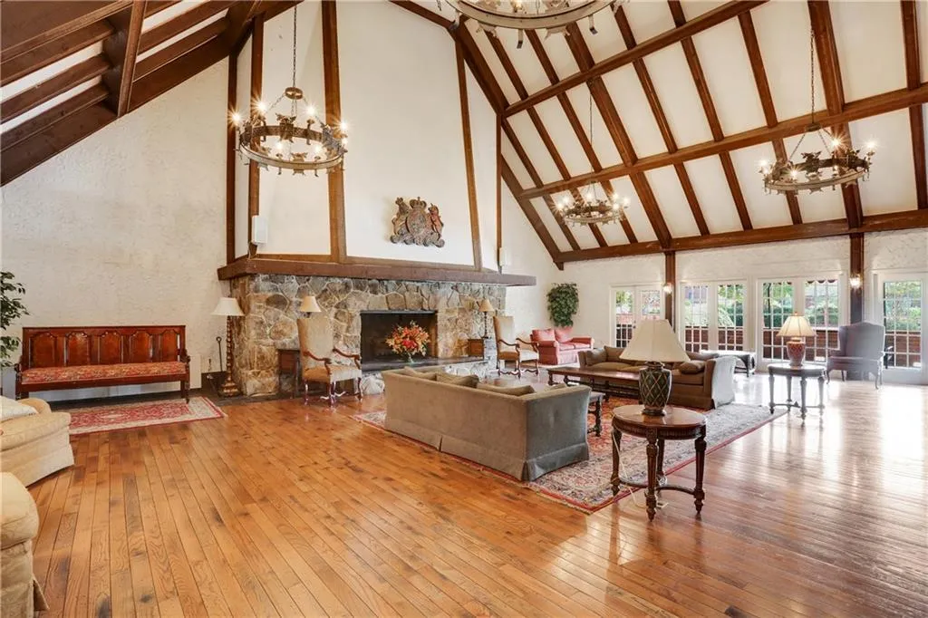 6851 Roswell Road Unit F29, Atlanta, Georgia 30328, 2 Bedrooms Bedrooms, ,2 BathroomsBathrooms,Residential,Sold,6851 Roswell Road Unit F29,5604806