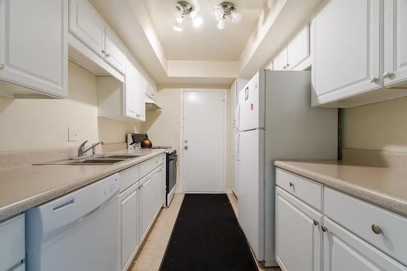 6851 Roswell Road Unit F29, Atlanta, Georgia 30328, 2 Bedrooms Bedrooms, ,2 BathroomsBathrooms,Residential,Sold,6851 Roswell Road Unit F29,5604806