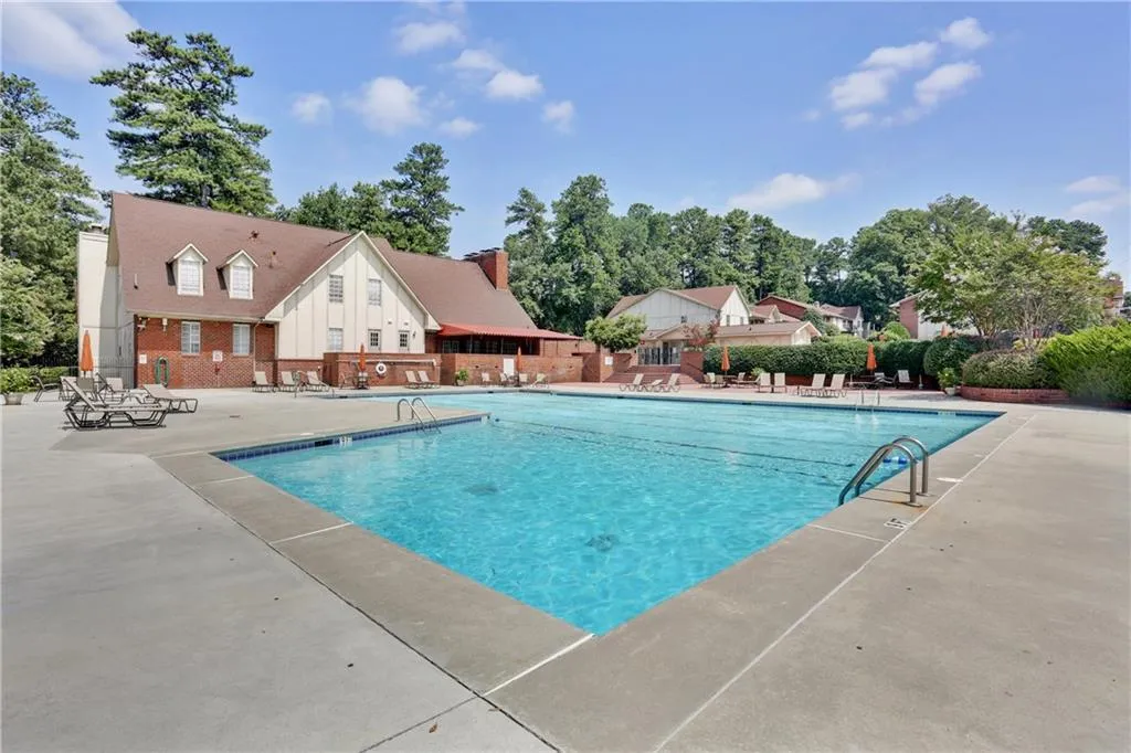 6851 Roswell Road Unit F29, Atlanta, Georgia 30328, 2 Bedrooms Bedrooms, ,2 BathroomsBathrooms,Residential,Sold,6851 Roswell Road Unit F29,5604806