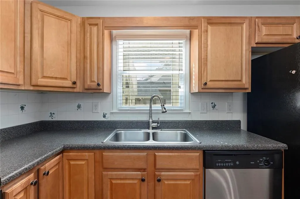 902 Camden Court Unit 902, Atlanta, Georgia 30327, 2 Bedrooms Bedrooms, ,2 BathroomsBathrooms,Residential,Sold,902 Camden Court Unit 902,7354859