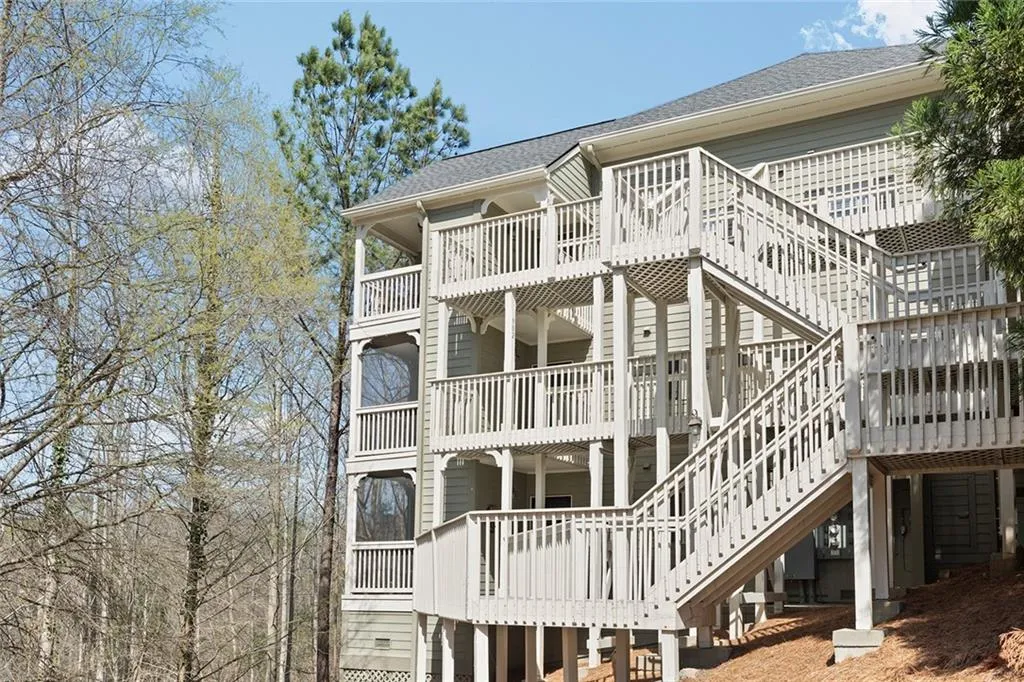 902 Camden Court Unit 902, Atlanta, Georgia 30327, 2 Bedrooms Bedrooms, ,2 BathroomsBathrooms,Residential,Sold,902 Camden Court Unit 902,7354859
