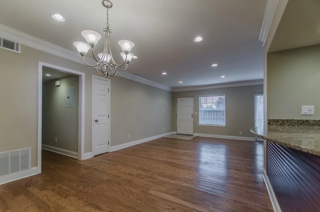 6980 Roswell Road Ne Unit C10, Sandy Springs, Georgia 30328, 2 Bedrooms Bedrooms, ,2 BathroomsBathrooms,Residential,Sold,6980 Roswell Road Ne Unit C10,5639128