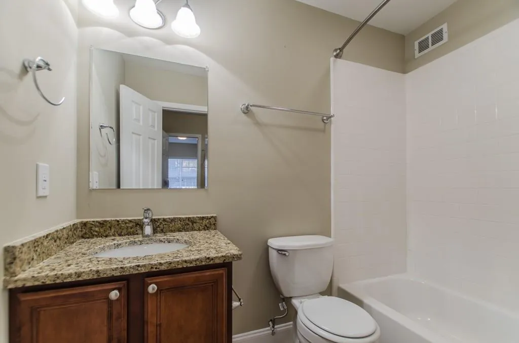 6980 Roswell Road Ne Unit C10, Sandy Springs, Georgia 30328, 2 Bedrooms Bedrooms, ,2 BathroomsBathrooms,Residential,Sold,6980 Roswell Road Ne Unit C10,5639128
