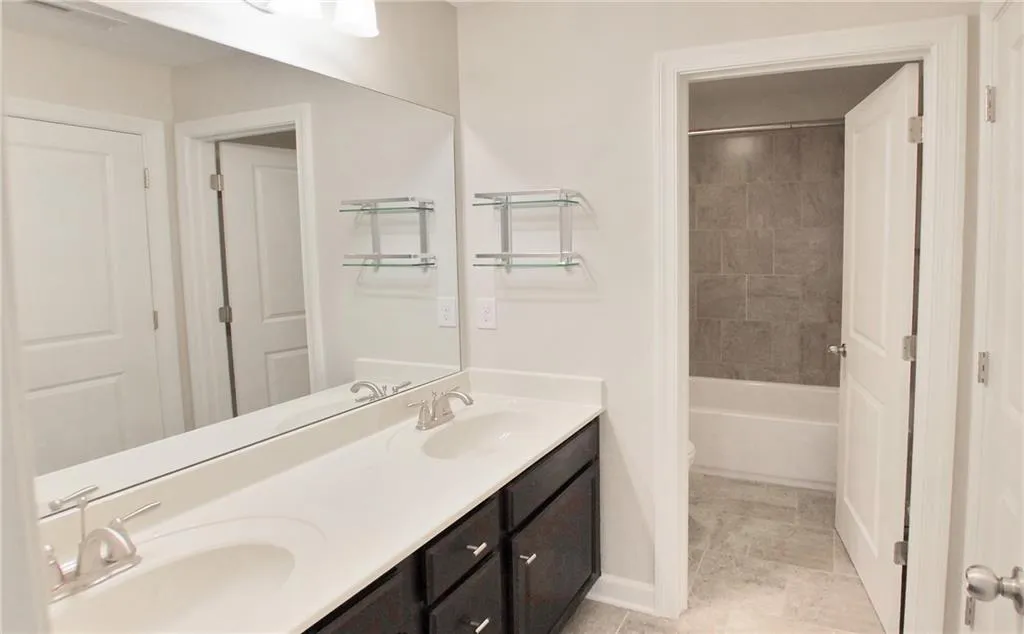 7600 Highland Bluff, Atlanta, Georgia 30328, 4 Bedrooms Bedrooms, ,2 BathroomsBathrooms,Residential,Sold,7600 Highland Bluff,6771118