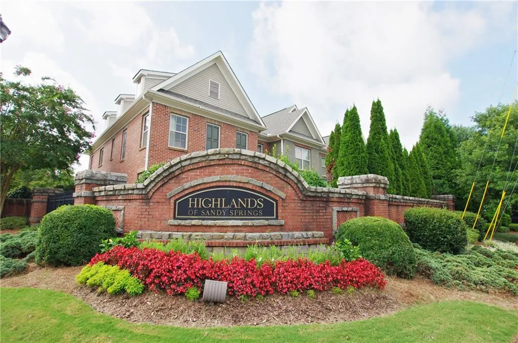 7600 Highland Bluff, Atlanta, Georgia 30328, 4 Bedrooms Bedrooms, ,2 BathroomsBathrooms,Residential,Sold,7600 Highland Bluff,6771118