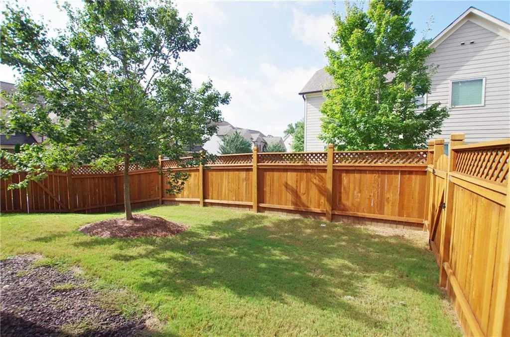 7600 Highland Bluff, Atlanta, Georgia 30328, 4 Bedrooms Bedrooms, ,2 BathroomsBathrooms,Residential,Sold,7600 Highland Bluff,6771118