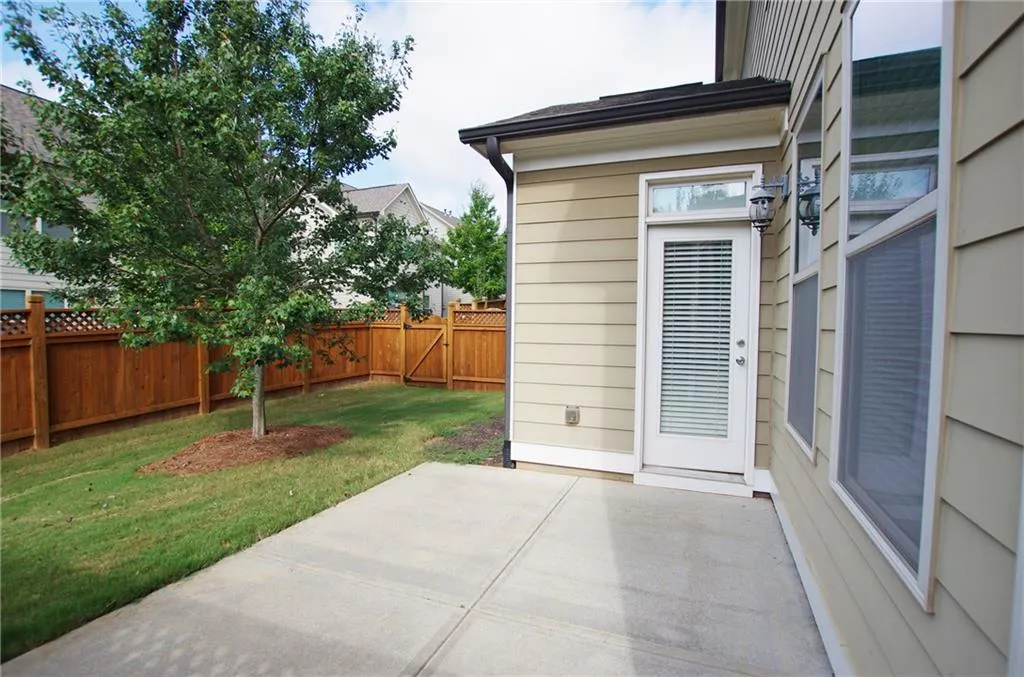 7600 Highland Bluff, Atlanta, Georgia 30328, 4 Bedrooms Bedrooms, ,2 BathroomsBathrooms,Residential,Sold,7600 Highland Bluff,6771118