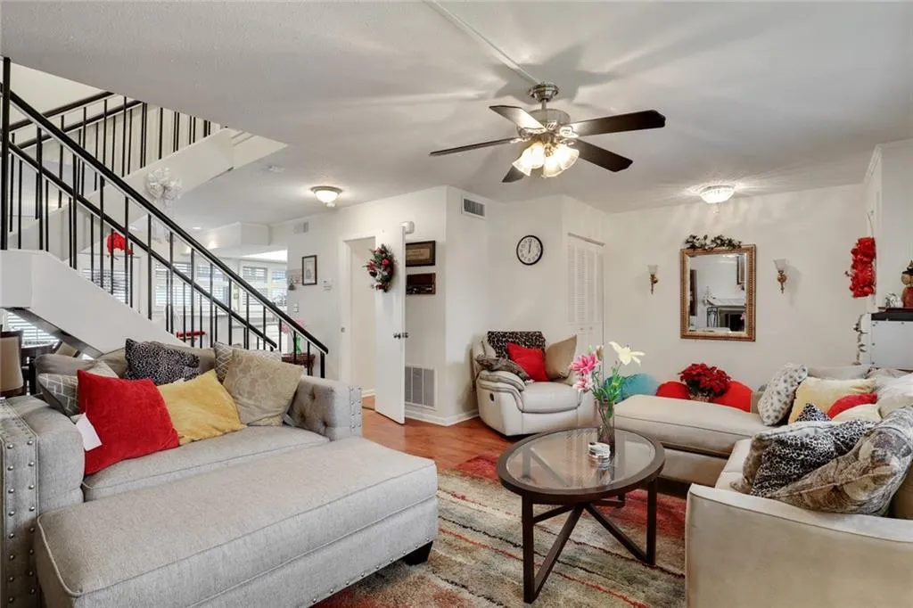 7300 Cardigan Circle, Sandy Springs, Georgia 30342, 2 Bedrooms Bedrooms, ,2 BathroomsBathrooms,Residential,Sold,7300 Cardigan Circle,6855527