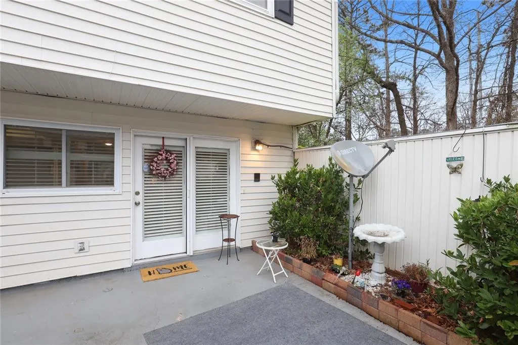 7300 Cardigan Circle, Sandy Springs, Georgia 30342, 2 Bedrooms Bedrooms, ,2 BathroomsBathrooms,Residential,Sold,7300 Cardigan Circle,6855527