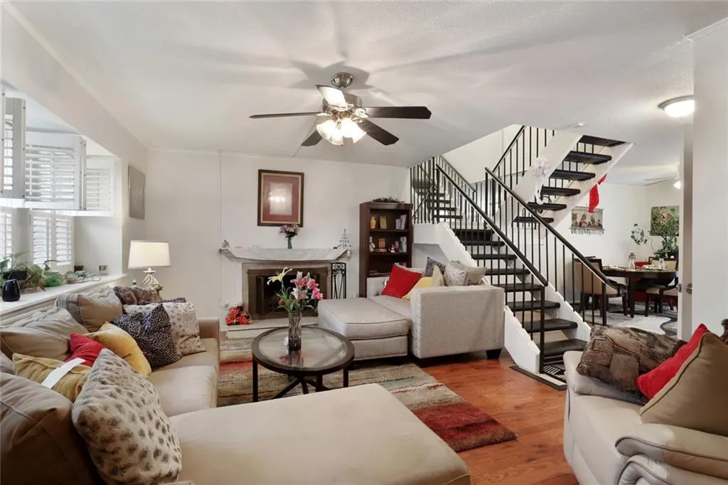 7300 Cardigan Circle, Sandy Springs, Georgia 30342, 2 Bedrooms Bedrooms, ,2 BathroomsBathrooms,Residential,Sold,7300 Cardigan Circle,6855527