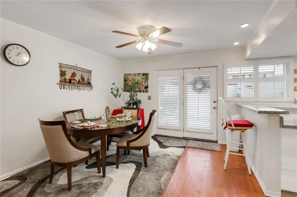 7300 Cardigan Circle, Sandy Springs, Georgia 30342, 2 Bedrooms Bedrooms, ,2 BathroomsBathrooms,Residential,Sold,7300 Cardigan Circle,6855527