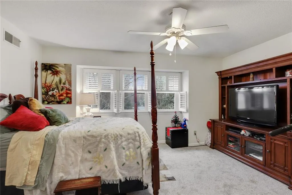 7300 Cardigan Circle, Sandy Springs, Georgia 30342, 2 Bedrooms Bedrooms, ,2 BathroomsBathrooms,Residential,Sold,7300 Cardigan Circle,6855527