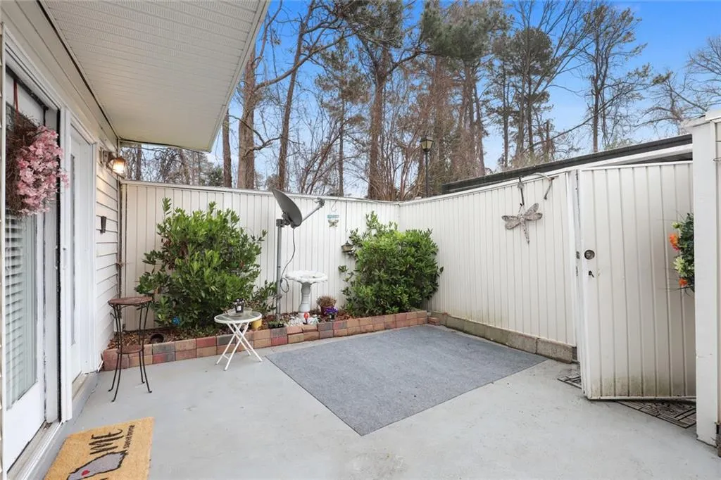 7300 Cardigan Circle, Sandy Springs, Georgia 30342, 2 Bedrooms Bedrooms, ,2 BathroomsBathrooms,Residential,Sold,7300 Cardigan Circle,6855527