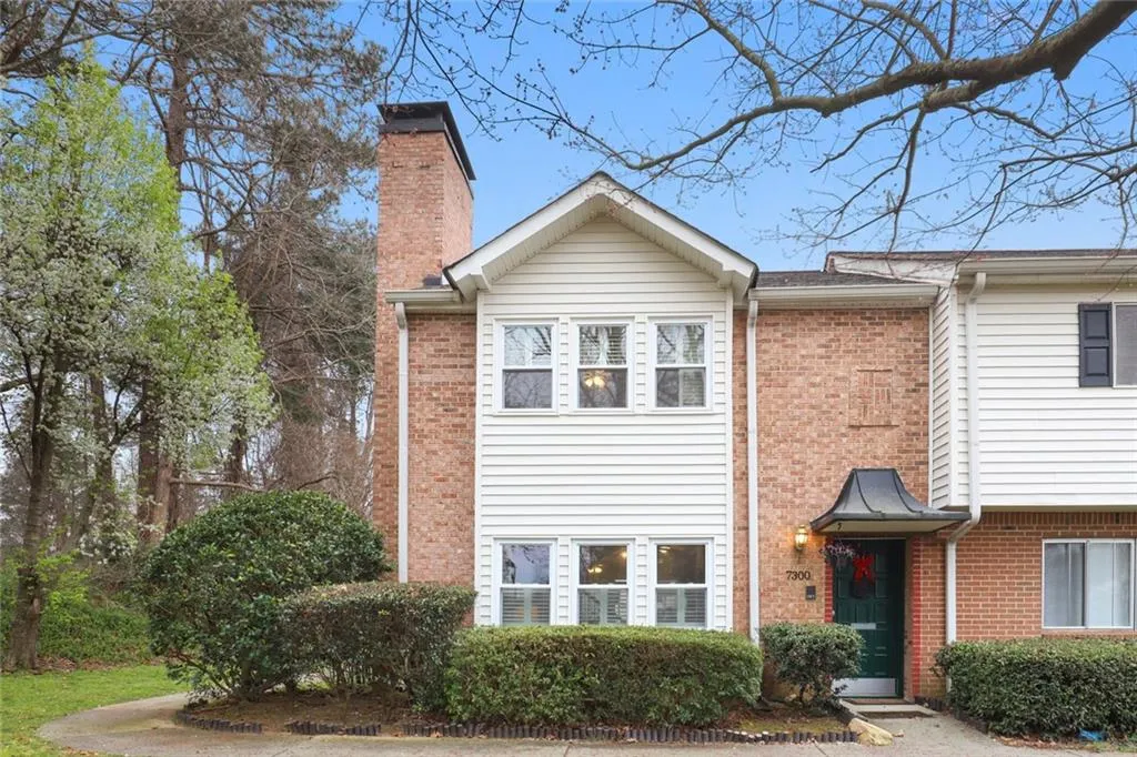 7300 Cardigan Circle, Sandy Springs, Georgia 30342, 2 Bedrooms Bedrooms, ,2 BathroomsBathrooms,Residential,Sold,7300 Cardigan Circle,6855527