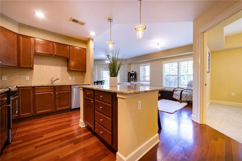 200 River Vista Drive Unit 238, Atlanta, Georgia 30339, 2 Bedrooms Bedrooms, ,2 BathroomsBathrooms,Residential,Sold,200 River Vista Drive Unit 238,6879879
