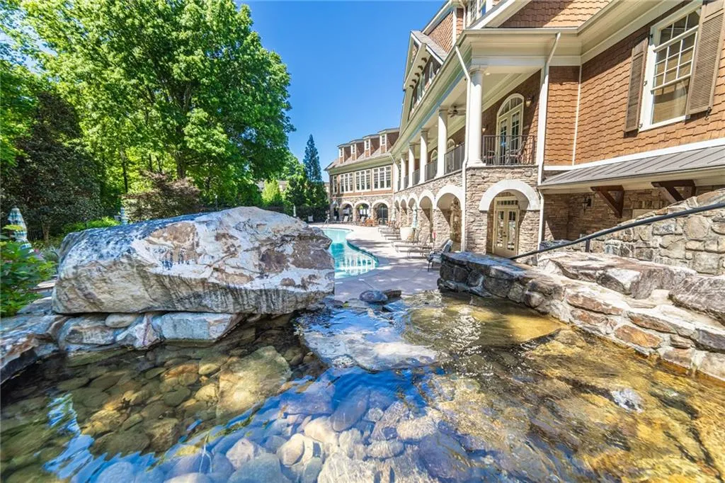 200 River Vista Drive Unit 238, Atlanta, Georgia 30339, 2 Bedrooms Bedrooms, ,2 BathroomsBathrooms,Residential,Sold,200 River Vista Drive Unit 238,6879879