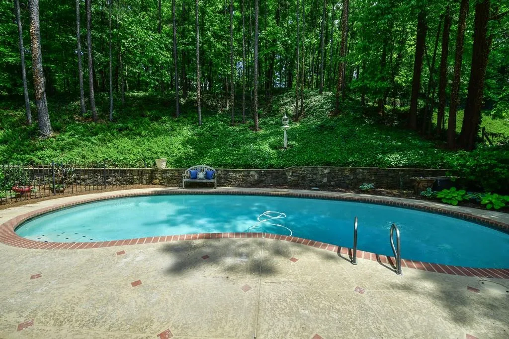 390 River Valley Road, Atlanta, Georgia 30328, 4 Bedrooms Bedrooms, ,4 BathroomsBathrooms,Residential,Sold,390 River Valley Road,6010545