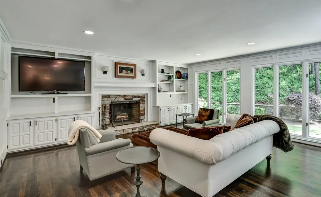 390 River Valley Road, Atlanta, Georgia 30328, 4 Bedrooms Bedrooms, ,4 BathroomsBathrooms,Residential,Sold,390 River Valley Road,6010545