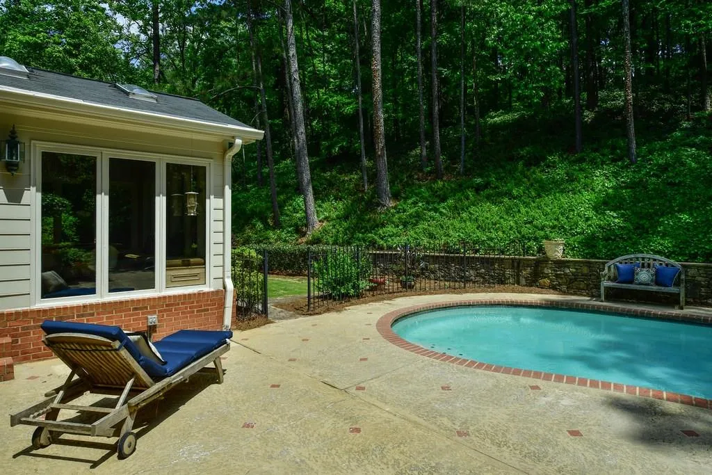 390 River Valley Road, Atlanta, Georgia 30328, 4 Bedrooms Bedrooms, ,4 BathroomsBathrooms,Residential,Sold,390 River Valley Road,6010545