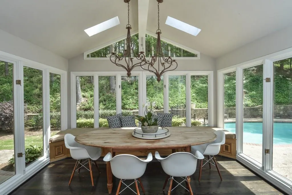 390 River Valley Road, Atlanta, Georgia 30328, 4 Bedrooms Bedrooms, ,4 BathroomsBathrooms,Residential,Sold,390 River Valley Road,6010545