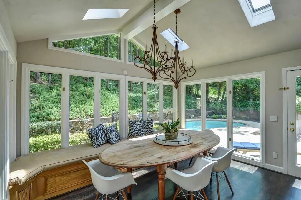 390 River Valley Road, Atlanta, Georgia 30328, 4 Bedrooms Bedrooms, ,4 BathroomsBathrooms,Residential,Sold,390 River Valley Road,6010545