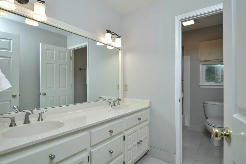 390 River Valley Road, Atlanta, Georgia 30328, 4 Bedrooms Bedrooms, ,4 BathroomsBathrooms,Residential,Sold,390 River Valley Road,6010545