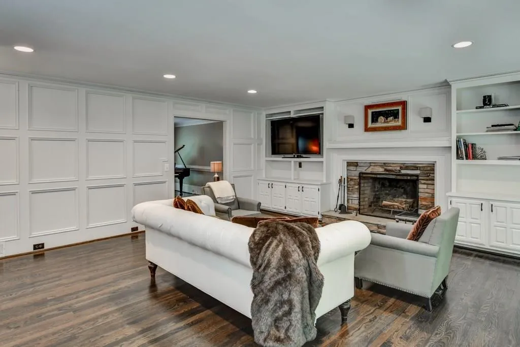 390 River Valley Road, Atlanta, Georgia 30328, 4 Bedrooms Bedrooms, ,4 BathroomsBathrooms,Residential,Sold,390 River Valley Road,6010545