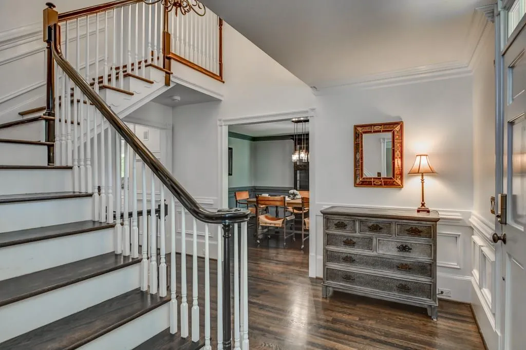 390 River Valley Road, Atlanta, Georgia 30328, 4 Bedrooms Bedrooms, ,4 BathroomsBathrooms,Residential,Sold,390 River Valley Road,6010545