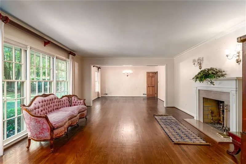 5280 Long Island Drive Nw, Atlanta, Georgia 30327, 5 Bedrooms Bedrooms, ,4 BathroomsBathrooms,Residential,Sold,5280 Long Island Drive Nw,6636034