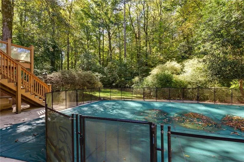 5280 Long Island Drive Nw, Atlanta, Georgia 30327, 5 Bedrooms Bedrooms, ,4 BathroomsBathrooms,Residential,Sold,5280 Long Island Drive Nw,6636034