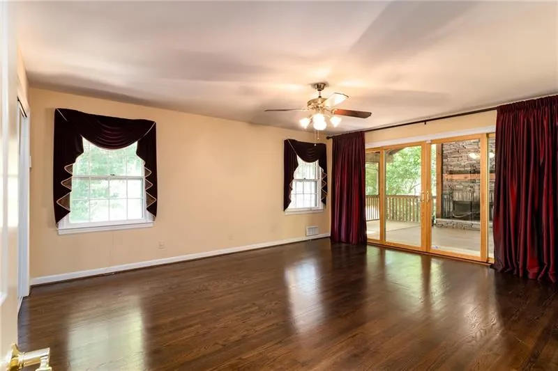 5280 Long Island Drive Nw, Atlanta, Georgia 30327, 5 Bedrooms Bedrooms, ,4 BathroomsBathrooms,Residential,Sold,5280 Long Island Drive Nw,6636034