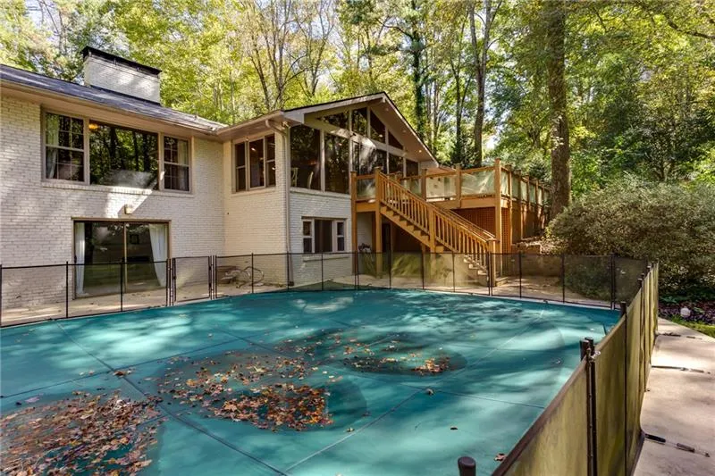 5280 Long Island Drive Nw, Atlanta, Georgia 30327, 5 Bedrooms Bedrooms, ,4 BathroomsBathrooms,Residential,Sold,5280 Long Island Drive Nw,6636034