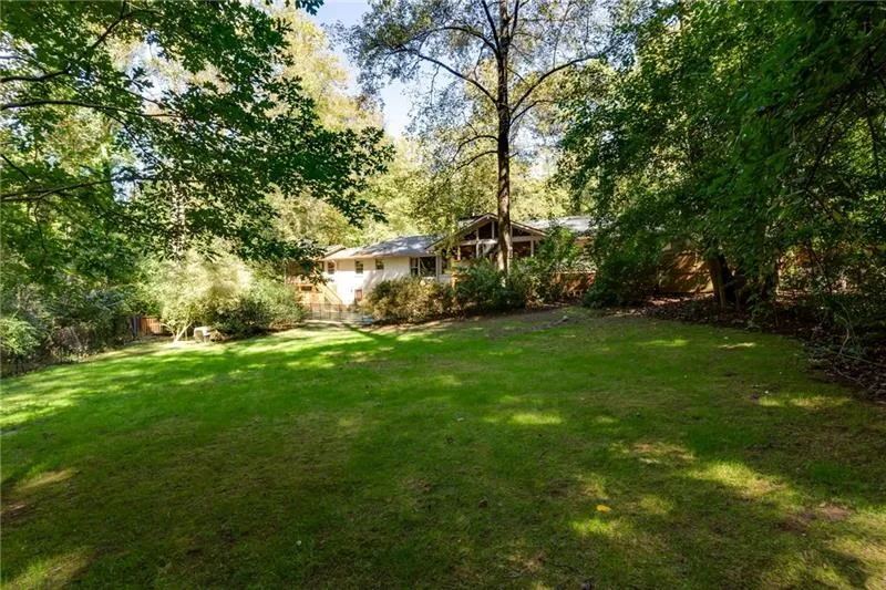 5280 Long Island Drive Nw, Atlanta, Georgia 30327, 5 Bedrooms Bedrooms, ,4 BathroomsBathrooms,Residential,Sold,5280 Long Island Drive Nw,6636034