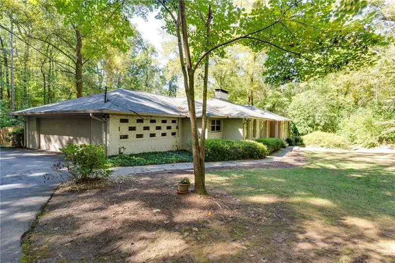 5280 Long Island Drive Nw, Atlanta, Georgia 30327, 5 Bedrooms Bedrooms, ,4 BathroomsBathrooms,Residential,Sold,5280 Long Island Drive Nw,6636034