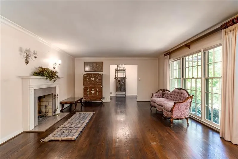 5280 Long Island Drive Nw, Atlanta, Georgia 30327, 5 Bedrooms Bedrooms, ,4 BathroomsBathrooms,Residential,Sold,5280 Long Island Drive Nw,6636034