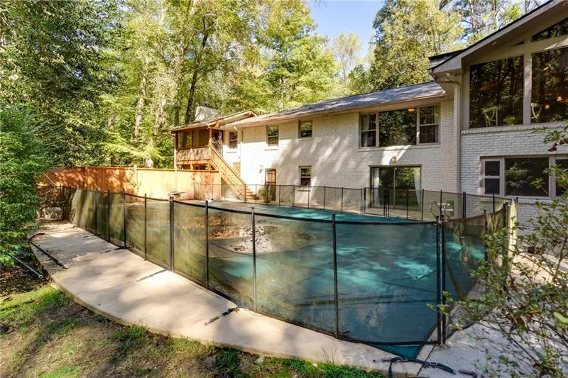 5280 Long Island Drive Nw, Atlanta, Georgia 30327, 5 Bedrooms Bedrooms, ,4 BathroomsBathrooms,Residential,Sold,5280 Long Island Drive Nw,6636034