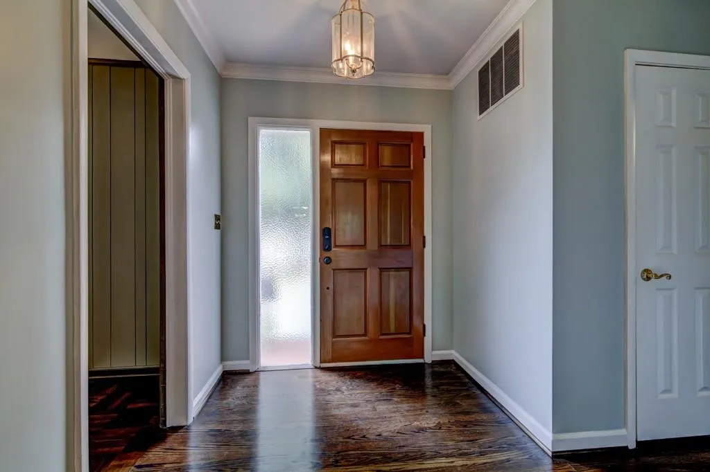 705 Glenforest Road, Atlanta, Georgia 30328, 3 Bedrooms Bedrooms, ,2 BathroomsBathrooms,Residential,Sold,705 Glenforest Road,5930722